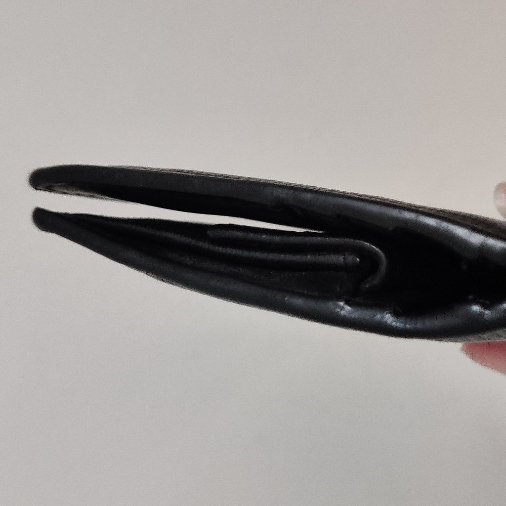 Massimo Dutti Bifold wallet in EUC - Picture 13 of 13